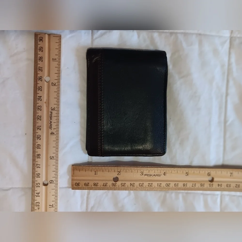 Perry Ellis Wallet - Picture 2 of 6